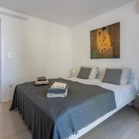 Apartment Vito Njivice Bagian luar foto