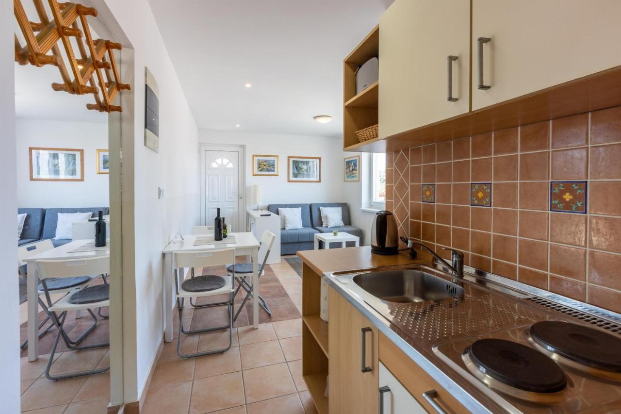 Apartment Vito Njivice Bagian luar foto
