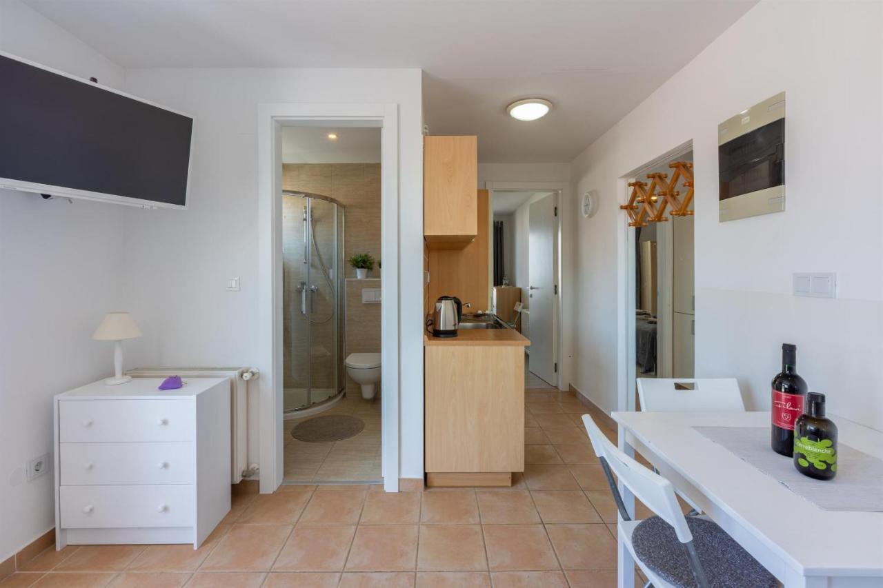 Apartment Vito Njivice Bagian luar foto