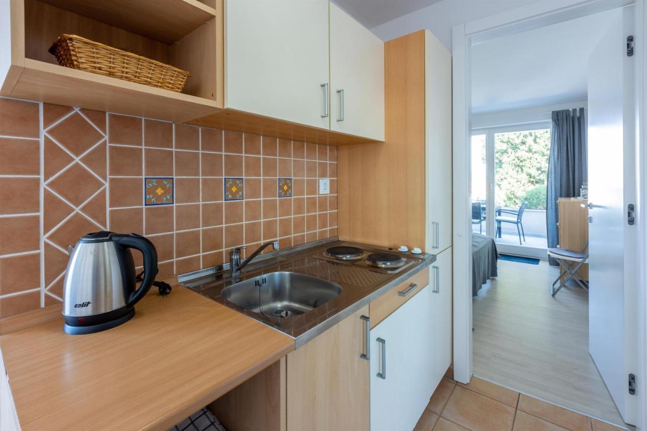 Apartment Vito Njivice Bagian luar foto