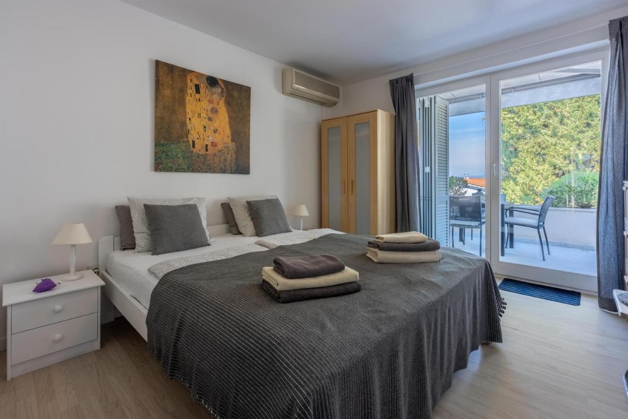 Apartment Vito Njivice Bagian luar foto