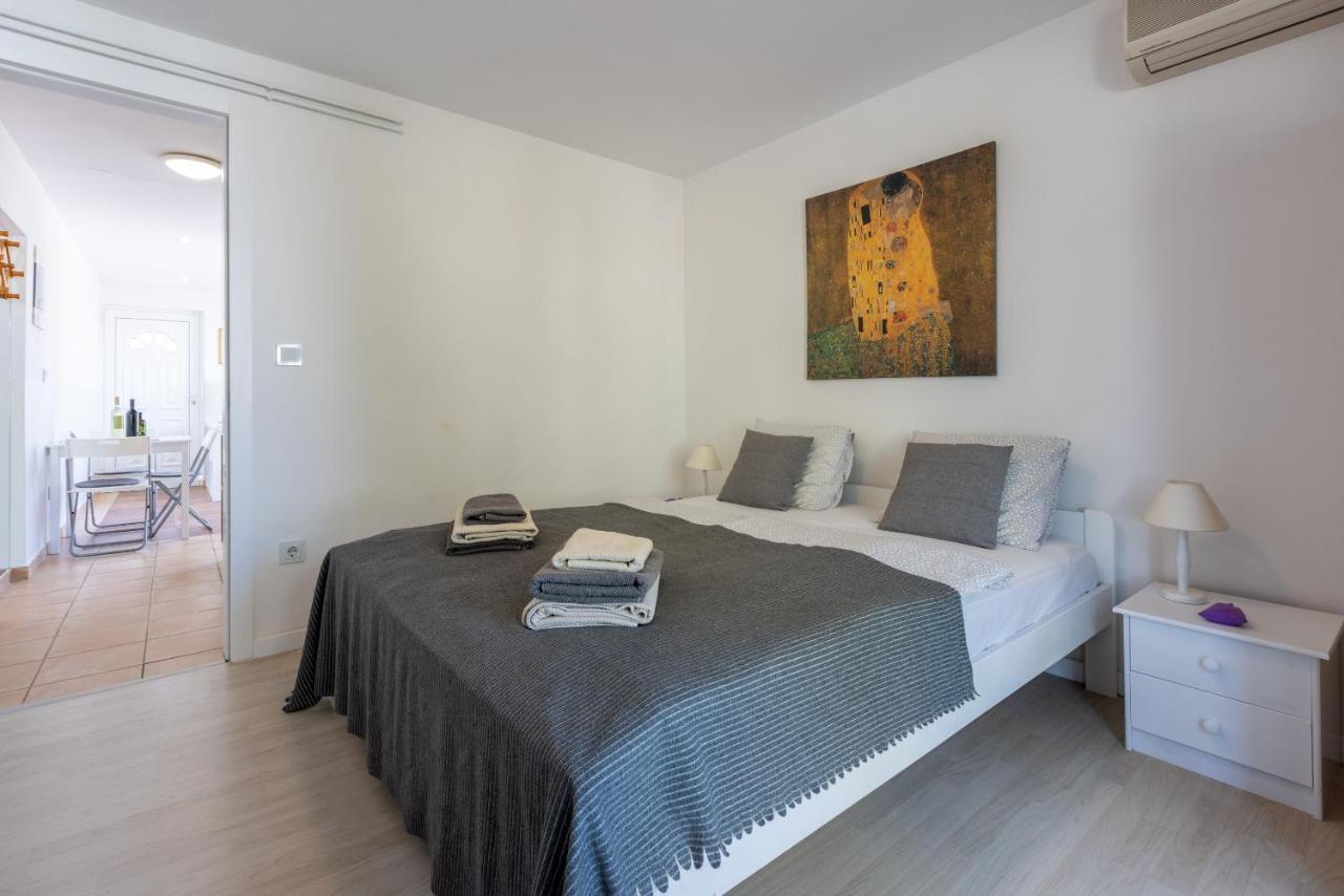 Apartment Vito Njivice Bagian luar foto
